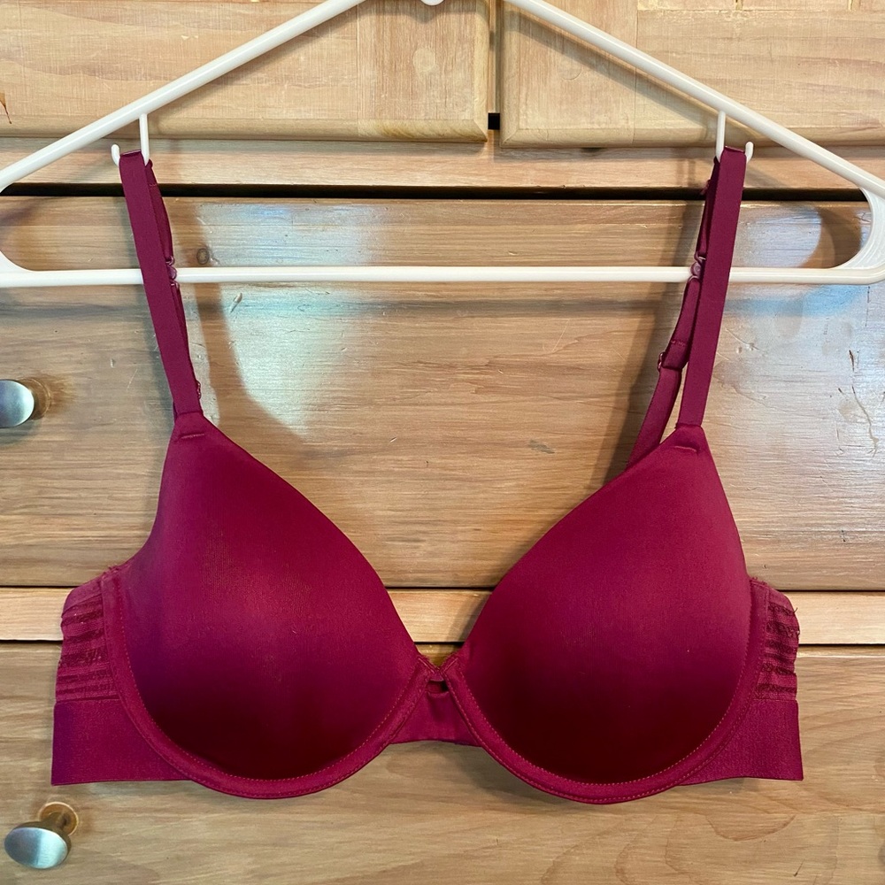 Maroon bra - 36C